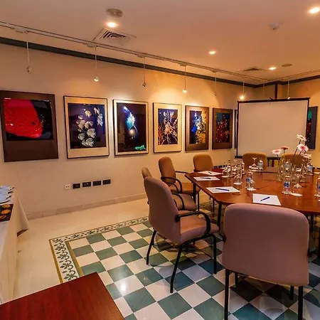 Hotel Reveron Plaza 4*