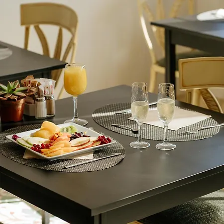 Hotel Reveron Plaza 4*