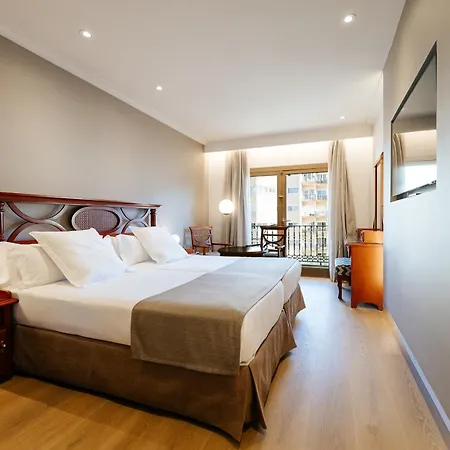 Ξενοδοχείο Reveron Plaza 4*