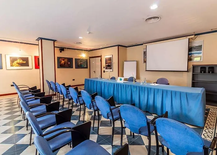 Reveron Plaza 4* لوس كريستيانوس