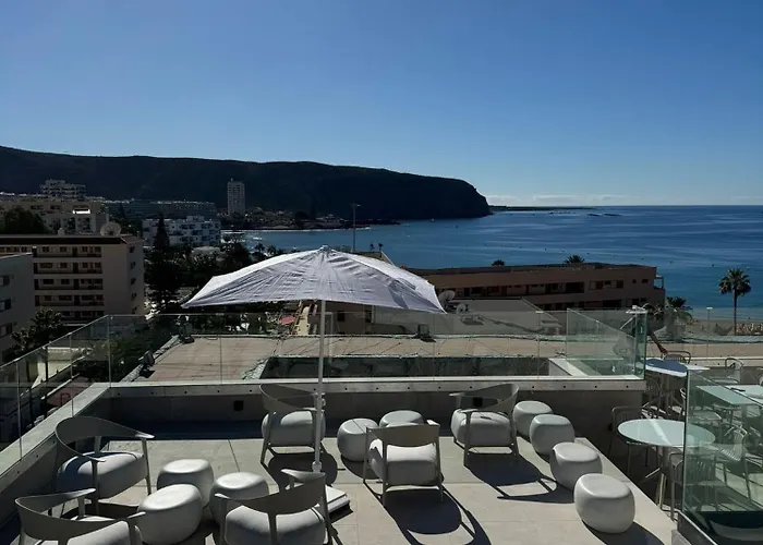 Reveron Plaza فندق لوس كريستيانوس