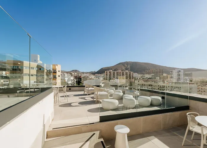 فندق Reveron Plaza لوس كريستيانوس