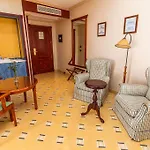 Reveron Plaza 4*