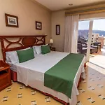 Отель Reveron Plaza 4*