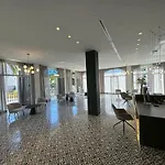 Reveron Plaza 4*