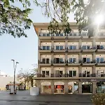 Reveron Plaza Hotel 4*