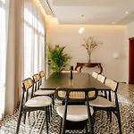 Reveron Plaza 4*