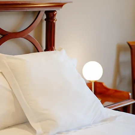 Reveron Plaza Hotel 4*