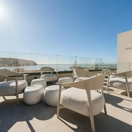 Reveron Plaza Hotel