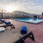 Reveron Plaza 4*