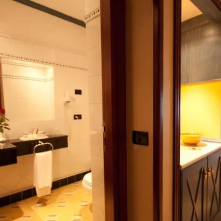 Reveron Plaza Hotel
