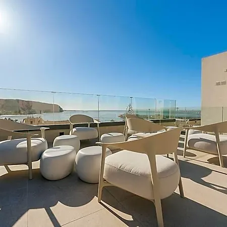 Reveron Plaza Otel