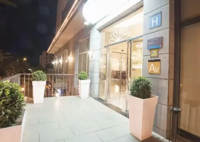 Reveron Plaza 로스크리스티아노스