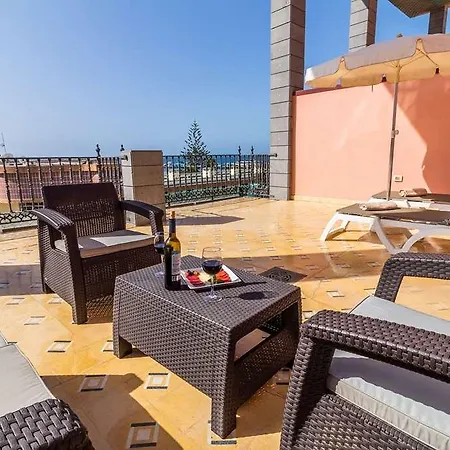 Reveron Plaza Hotel 4*