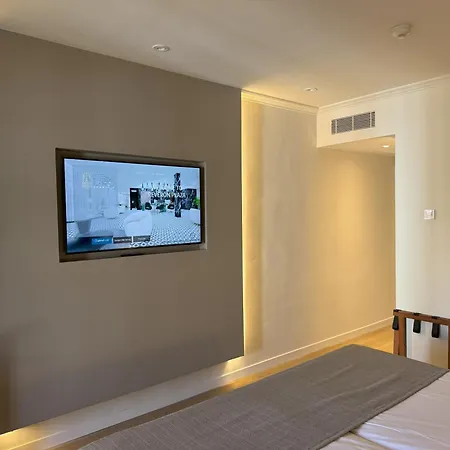 Hotel Reveron Plaza 4*