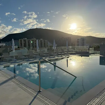 Reveron Plaza Hotel 4*