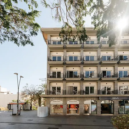 Reveron Plaza Hotel 4*