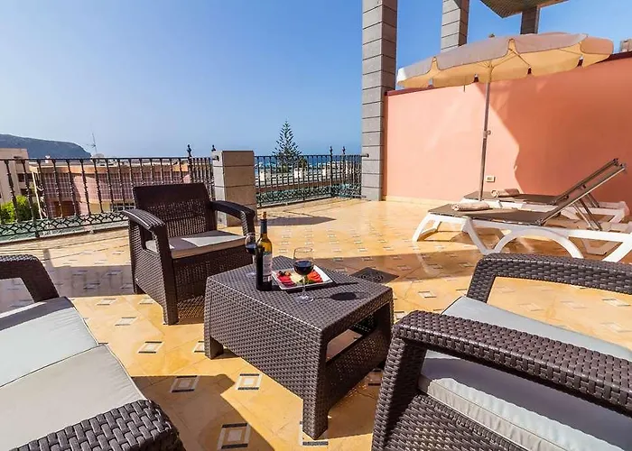 Reveron Plaza מלון 4*