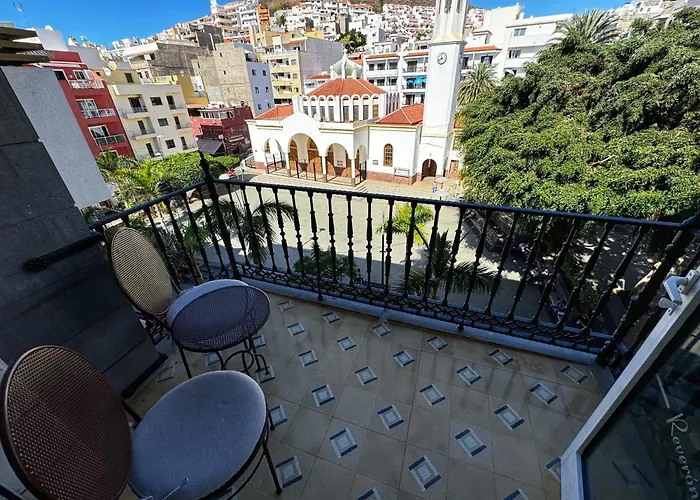 Reveron Plaza לוס כריסטיאנוס